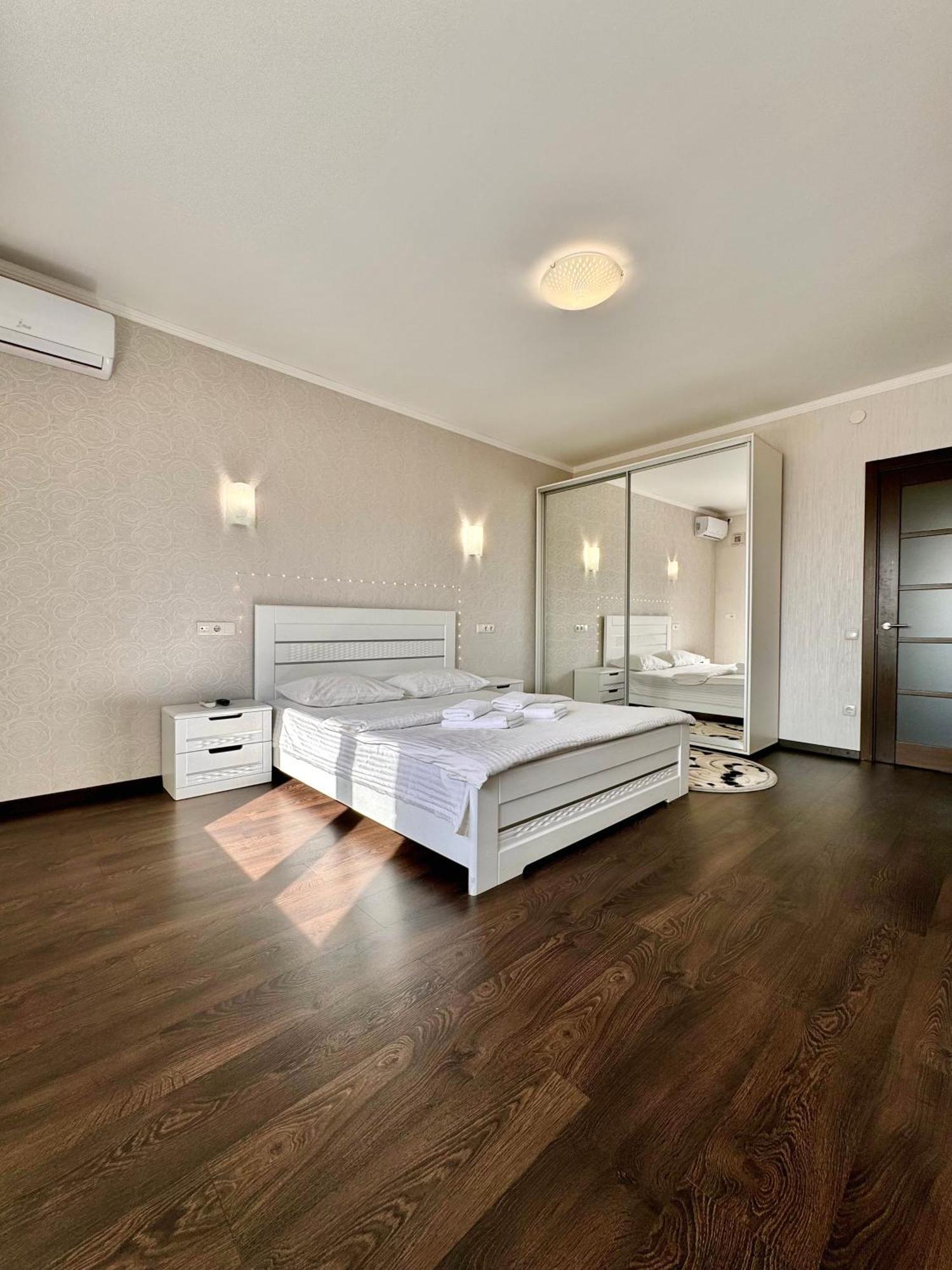 Apartpoltava Світлі Просторі Апартаменти 80М2 , 2-Окремі Кімнати, Новобудова Центр Чек Банківський Exterior foto